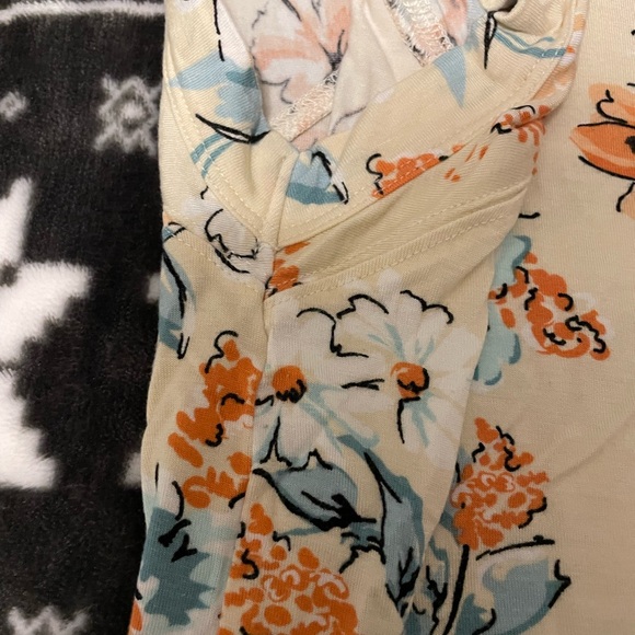 LuLaRoe Floral Ashley Raglan Tee - Picture 3 of 6